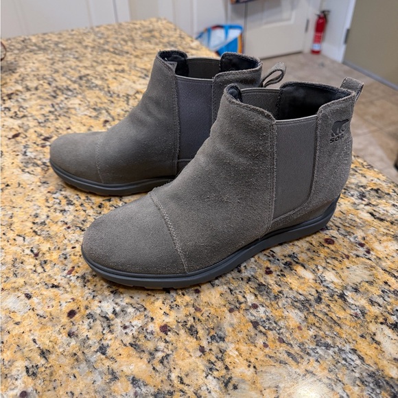 Sorel Evie II Gray Ankle Boots - Picture 4 of 7